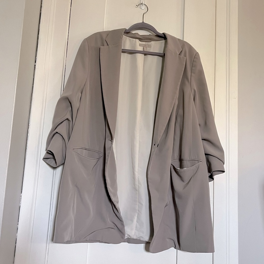 Oversized Blazer W/ Gathered Sleeves and pockets